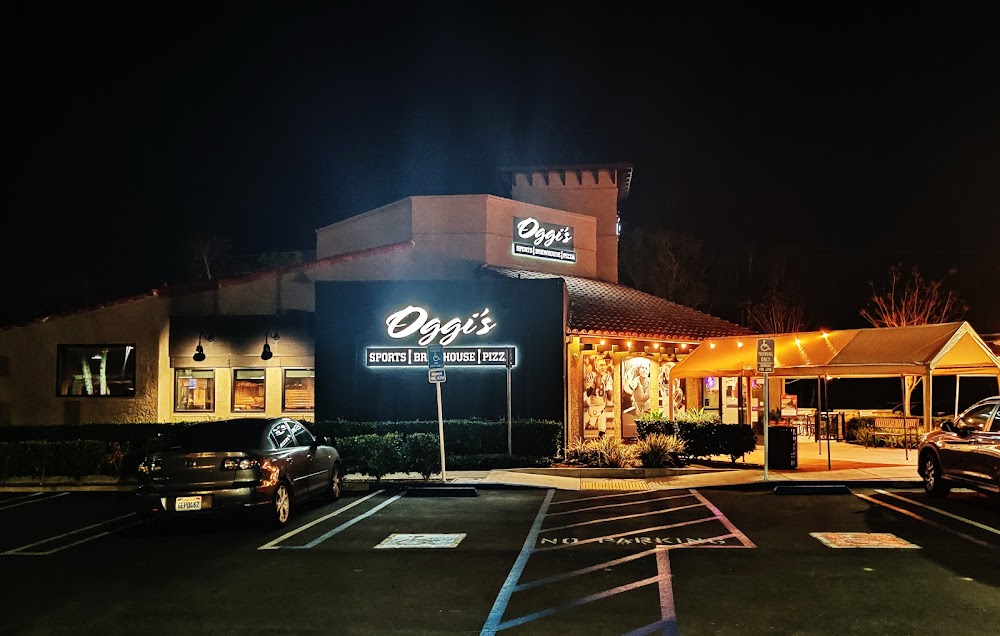 Oggi’s Sports | Brewhouse | Pizza